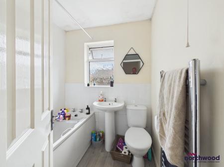 2 bedroom Terraced House to let in Saxby Close, Langney, Eastbourne, BN23