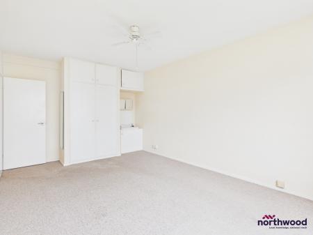 1 bedroom Apartment for sale in Chiswick Place, Town Centre, Eastbourne, BN21