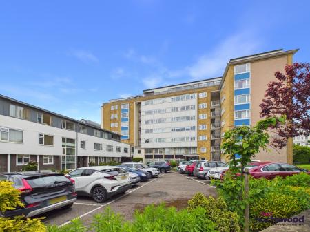 1 bedroom Apartment for sale in Chiswick Place, Town Centre, Eastbourne, BN21