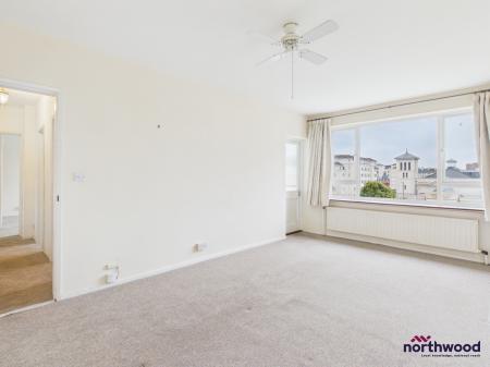 1 bedroom Apartment for sale in Chiswick Place, Town Centre, Eastbourne, BN21