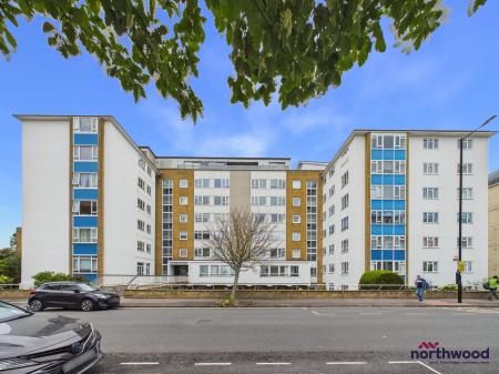 1 bedroom Apartment for sale in Chiswick Place, Town Centre, Eastbourne, BN21