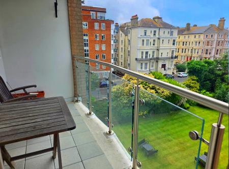 1 bedroom Apartment for sale in Chiswick Place, Town Centre, Eastbourne, BN21