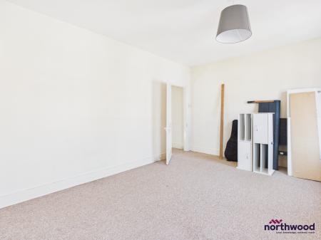2 bedroom Maisonette to let in Gore Park Road, Old Town, Eastbourne, BN21