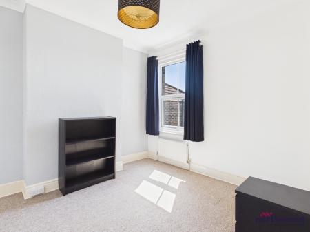 2 bedroom Maisonette to let in Gore Park Road, Old Town, Eastbourne, BN21