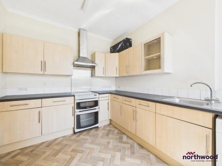 2 bedroom Maisonette to let in Gore Park Road, Old Town, Eastbourne, BN21