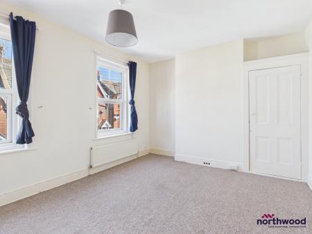 2 bedroom Maisonette to let in Gore Park Road, Old Town, Eastbourne, BN21