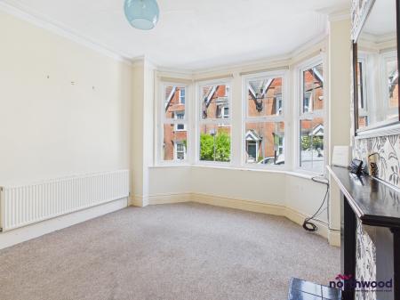 2 bedroom Maisonette to let in Gore Park Road, Old Town, Eastbourne, BN21