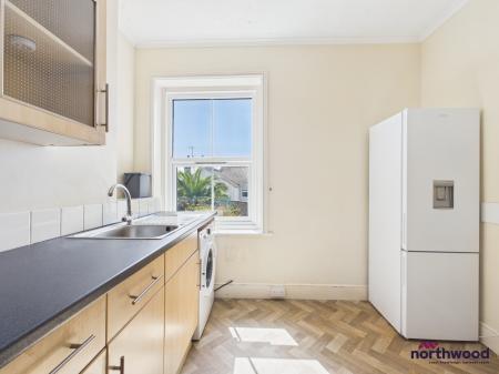 2 bedroom Maisonette to let in Gore Park Road, Old Town, Eastbourne, BN21