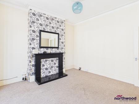 2 bedroom Maisonette to let in Gore Park Road, Old Town, Eastbourne, BN21