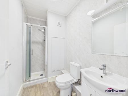 1 bedroom Studio flat to let in Howard Square, Eastbourne, BN21