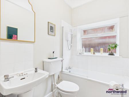 1 bedroom Flat to let in Meads Street, Meads, Eastbourne, BN20