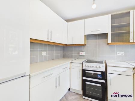 2 bedroom Flat for sale in Brackendale, Clive Vale, Hastings, TN35