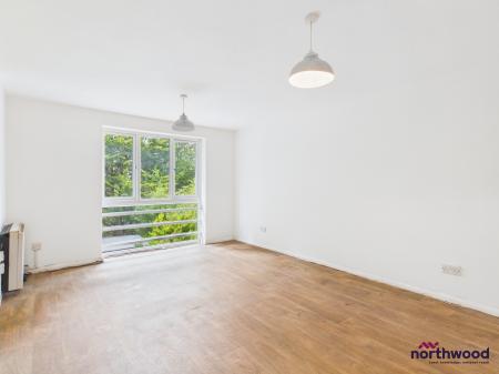 2 bedroom Flat for sale in Brackendale, Clive Vale, Hastings, TN35