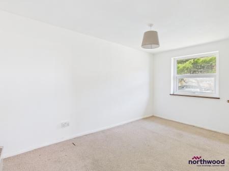 2 bedroom Flat for sale in Brackendale, Clive Vale, Hastings, TN35