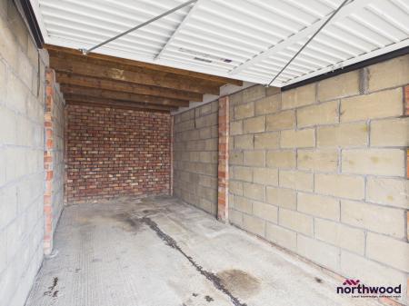 0 bedroom Garages to let in Summerfields Avenue, Hailsham, BN27