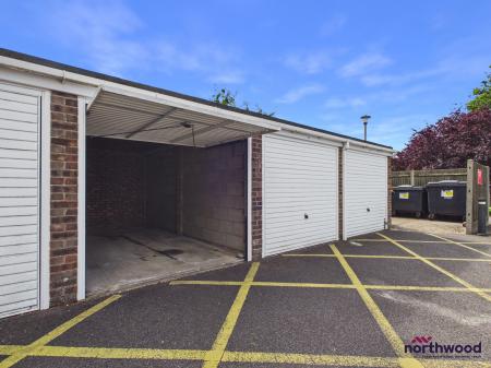 0 bedroom Garages to let in Summerfields Avenue, Hailsham, BN27