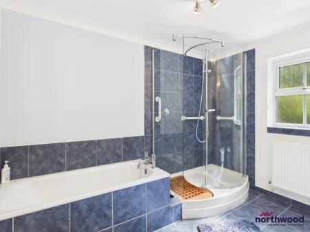 3 bedroom Detached house to let in Redwell Avenue, Bexhill-on-Sea, TN39