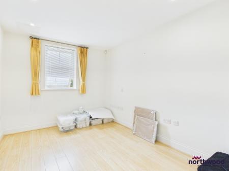 2 bedroom Flat to let in Darley Road, Meads, Eastbourne, BN20
