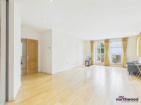 2 bedroom Flat to let in Darley Road, Meads, Eastbourne, BN20