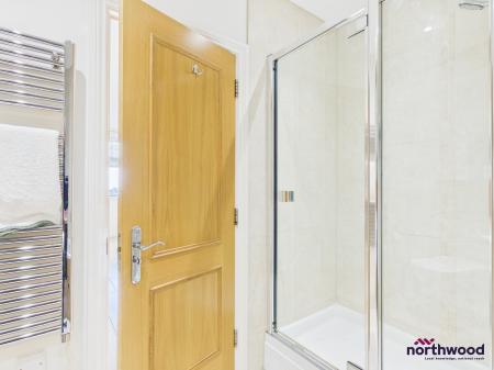2 bedroom Flat to let in Darley Road, Meads, Eastbourne, BN20
