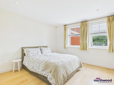 2 bedroom Flat to let in Darley Road, Meads, Eastbourne, BN20