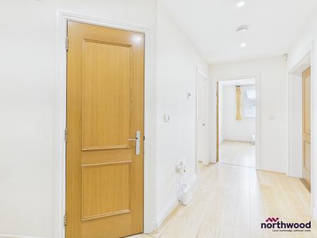 2 bedroom Flat to let in Darley Road, Meads, Eastbourne, BN20