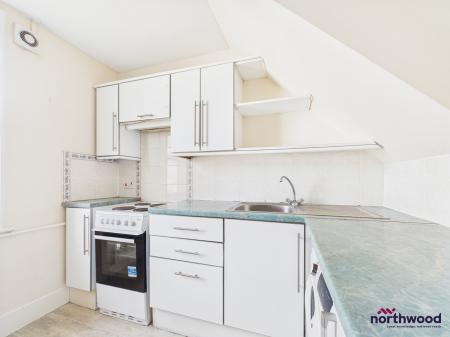 1 bedroom Studio flat for sale in Jevington Gardens, Lower Meads, Eastbourne, BN21