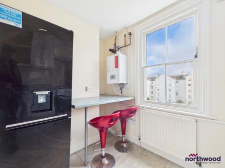 1 bedroom Studio flat for sale in Jevington Gardens, Lower Meads, Eastbourne, BN21