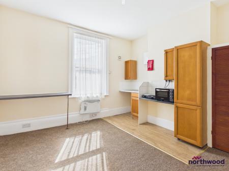 1 bedroom House share to let in Susans Road, Town Centre, Eastbourne, BN21