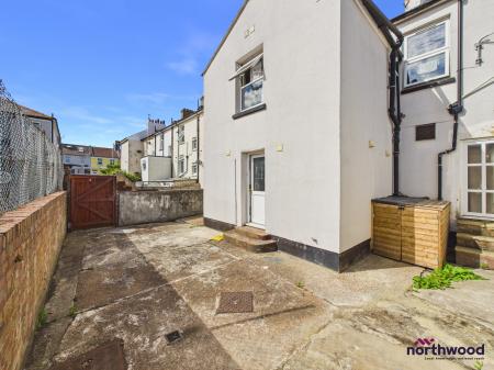 1 bedroom House share to let in Susans Road, Town Centre, Eastbourne, BN21