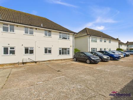 2 bedroom Flat to let in Eastbourne Road, Willingdon, Eastbourne, BN20