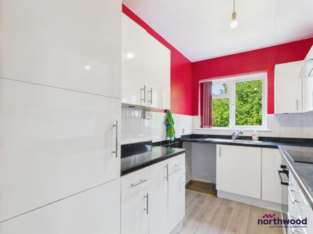 2 bedroom Flat to let in Eastbourne Road, Willingdon, Eastbourne, BN20