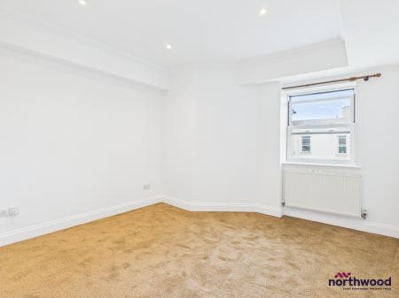 2 bedroom Flat to let in Robertson Terrace, Hastings, TN34
