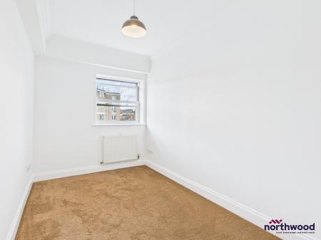 2 bedroom Flat to let in Robertson Terrace, Hastings, TN34