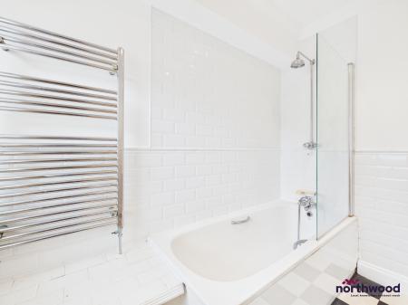 2 bedroom Flat to let in Robertson Terrace, Hastings, TN34