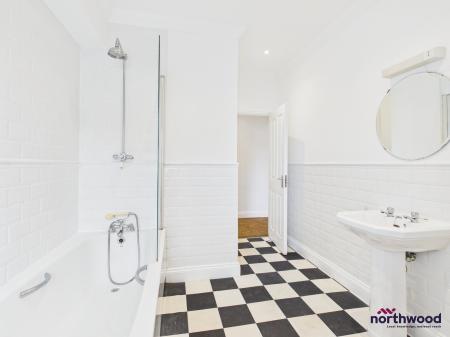 2 bedroom Flat to let in Robertson Terrace, Hastings, TN34