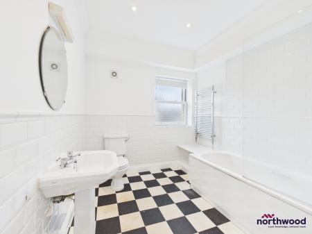 2 bedroom Flat to let in Robertson Terrace, Hastings, TN34
