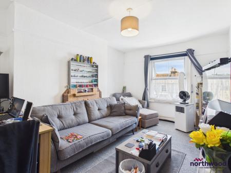 1 bedroom Flat to let in Elphinstone Road, Hastings, TN34