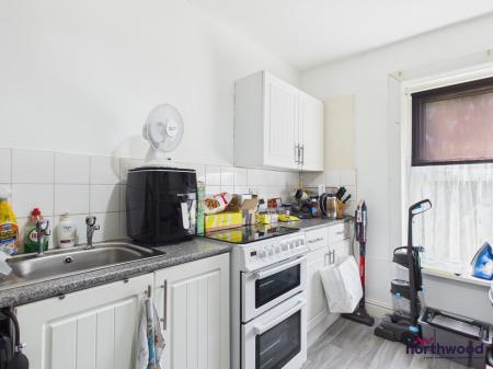 1 bedroom Flat to let in Elphinstone Road, Hastings, TN34