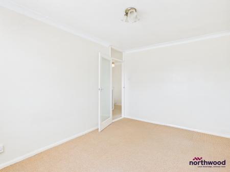 1 bedroom Flat to let in Ratton Road, Upperton, Eastbourne, BN21