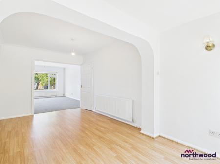 3 bedroom Semi-detached house to let in Downsview Way, Hailsham, BN27