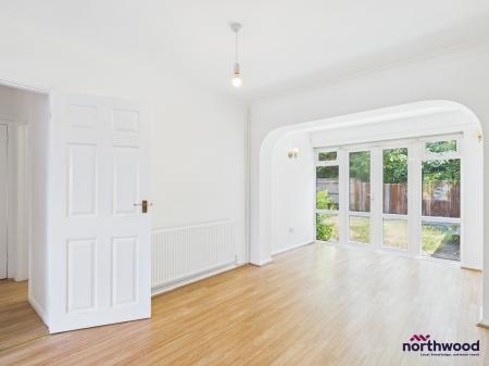 3 bedroom Semi-detached house to let in Downsview Way, Hailsham, BN27