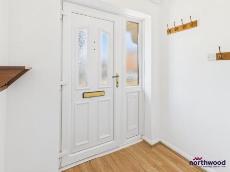3 bedroom Semi-detached house to let in Downsview Way, Hailsham, BN27