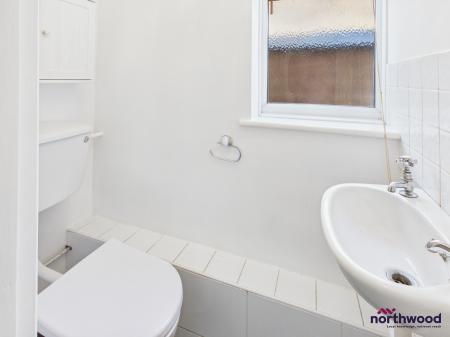 3 bedroom Semi-detached house to let in Downsview Way, Hailsham, BN27