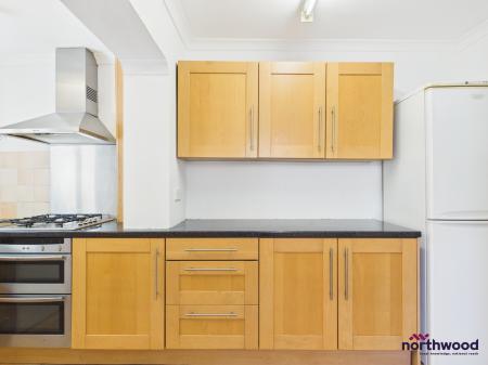 3 bedroom Semi-detached house to let in Downsview Way, Hailsham, BN27
