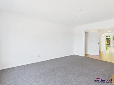 3 bedroom Semi-detached house to let in Downsview Way, Hailsham, BN27