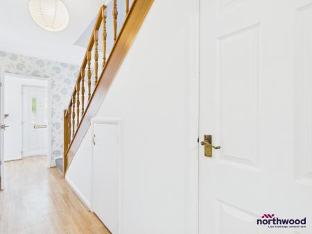 3 bedroom Semi-detached house to let in Downsview Way, Hailsham, BN27