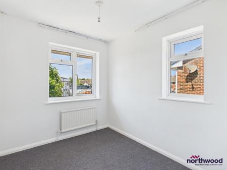 3 bedroom Semi-detached house to let in Downsview Way, Hailsham, BN27
