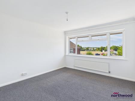 3 bedroom Semi-detached house to let in Downsview Way, Hailsham, BN27