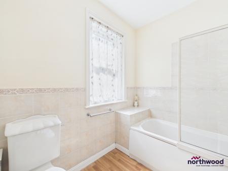 3 bedroom Terraced House to let in Royal Parade, Redoubt, Eastbourne, BN22